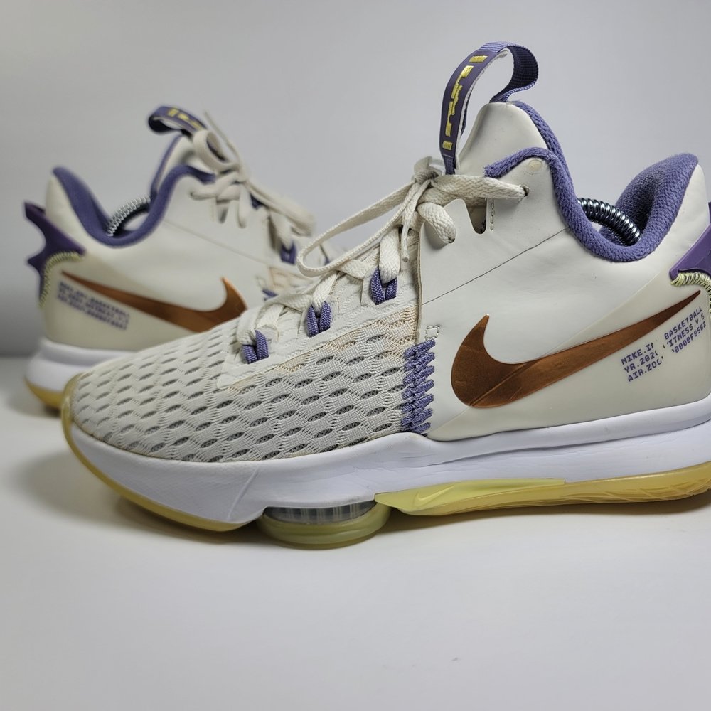Nike LeBron Low Summit 5 Basketball Sneakers - Size 9 US White/Cream/Bronze